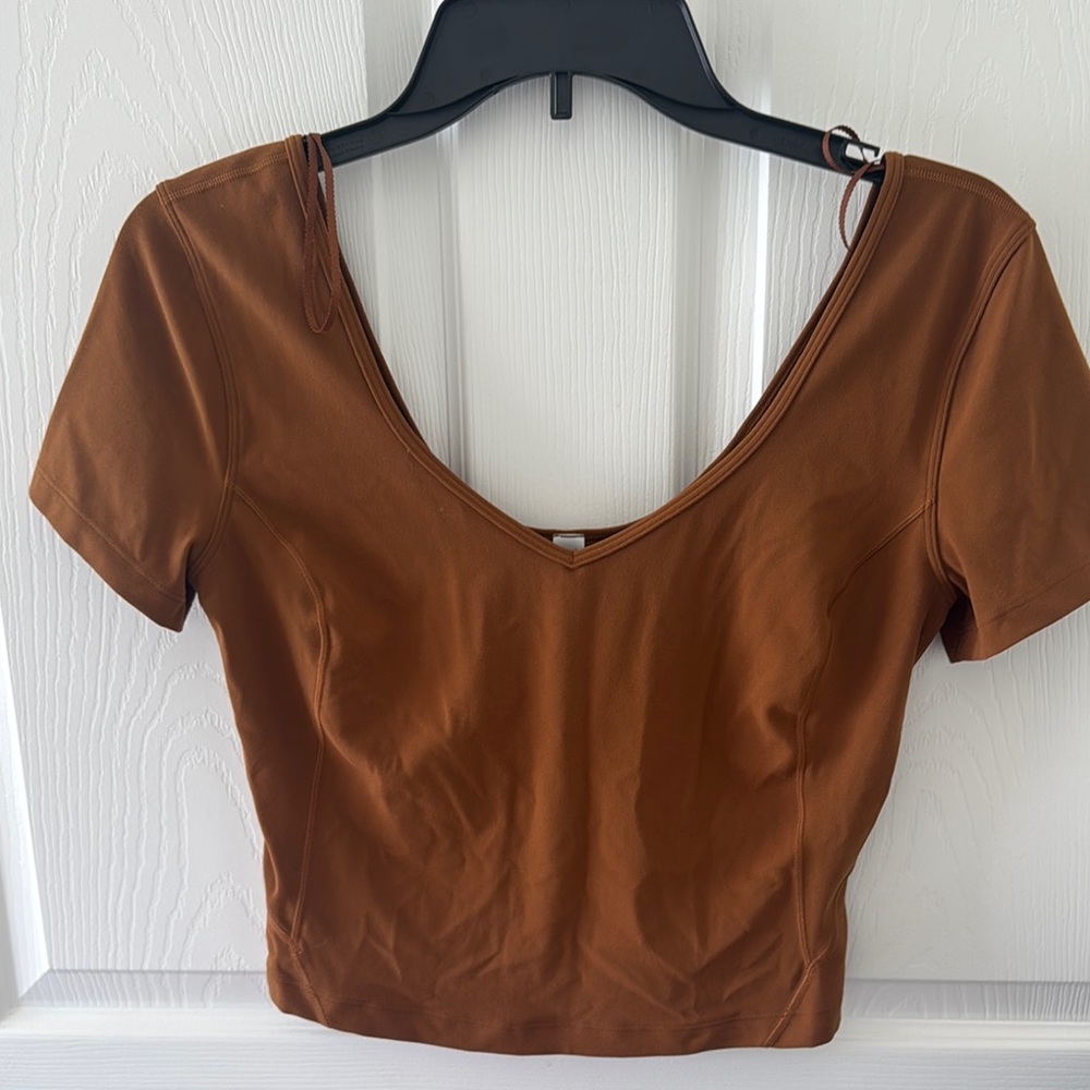 Lululemon brown short sleeve crop top